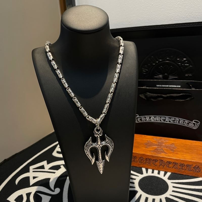 Ch*0me He**ts necklaces